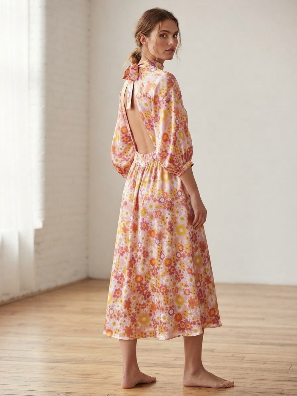 ✨ HØST & VÅR Retro Floral Open-Back Midi Dress ✨